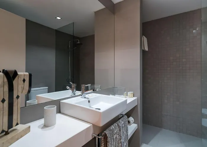 Marina Mar 'penthouse' By Sapvillas فيلامورا