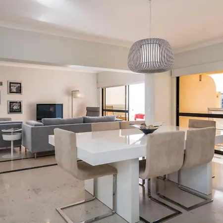 公寓 Marina Mar 'penthouse' By Sapvillas